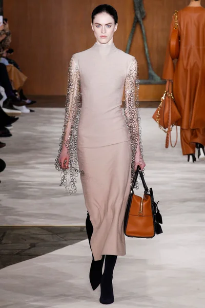 Look 12